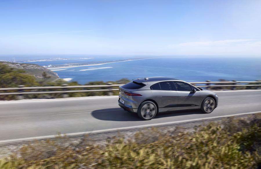  Jaguar I-Pace EV400 AWD HSE 2018 года  (WW) (фото 17 из 114)